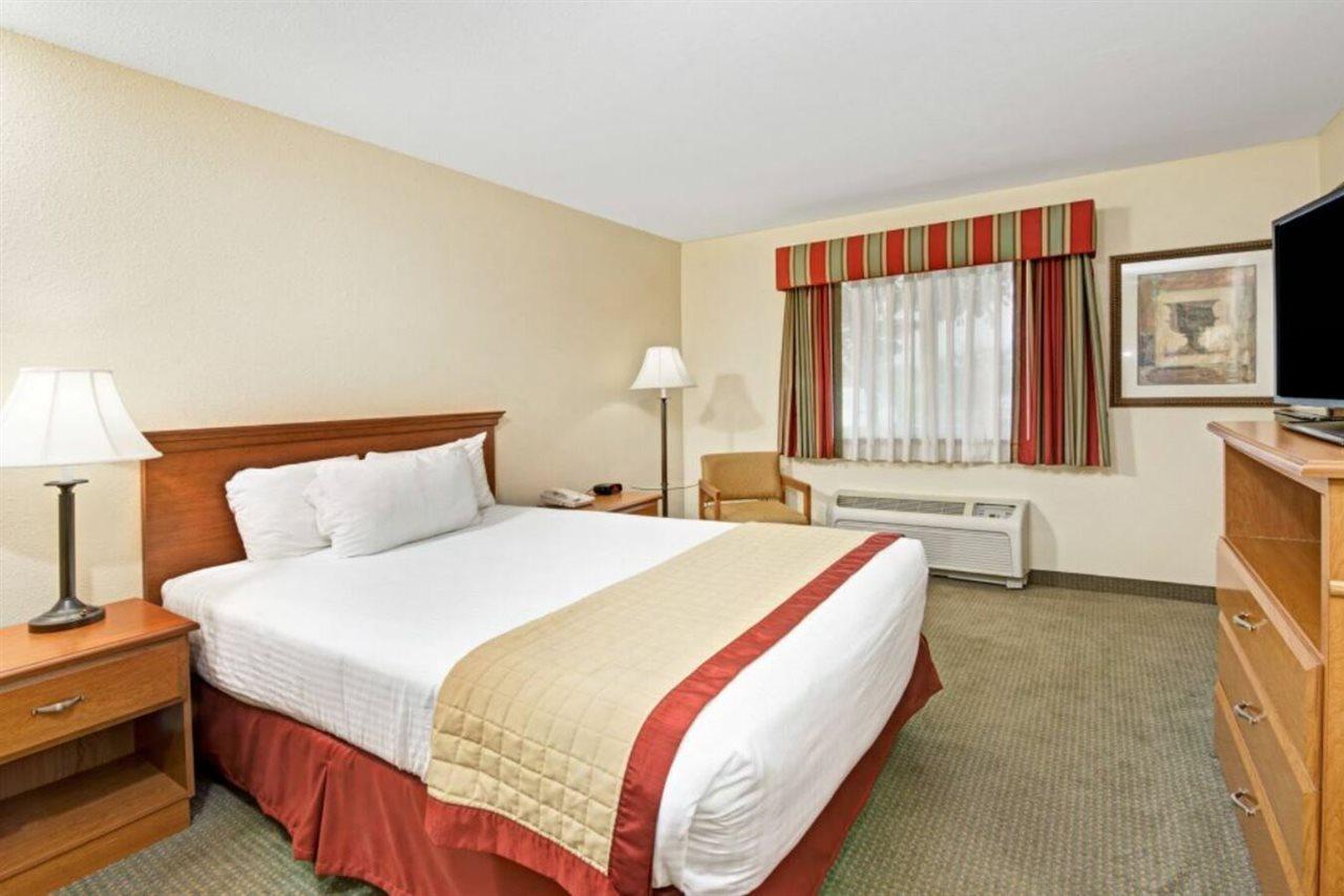 Hotel Baymont By Wyndham Indianapolis Esterno foto