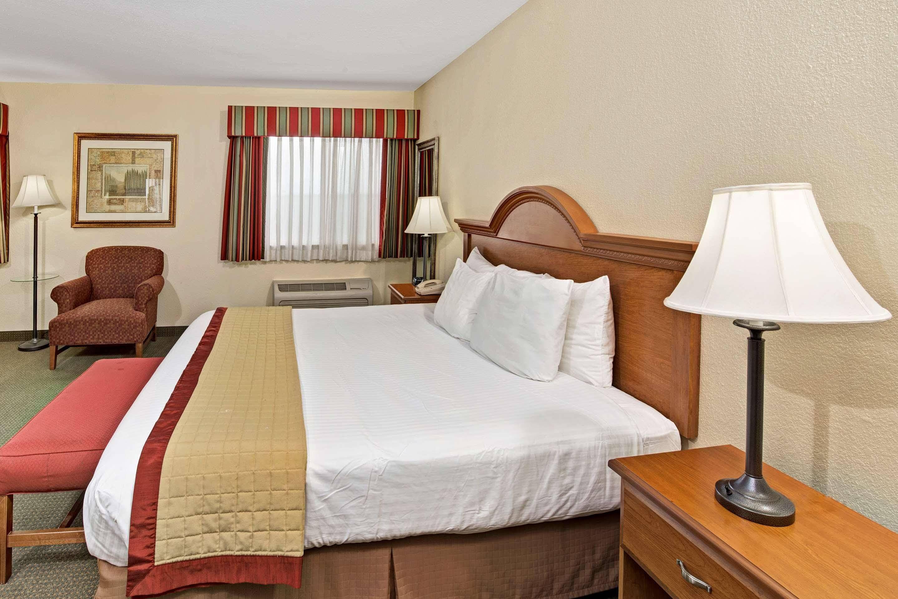 Hotel Baymont By Wyndham Indianapolis Esterno foto