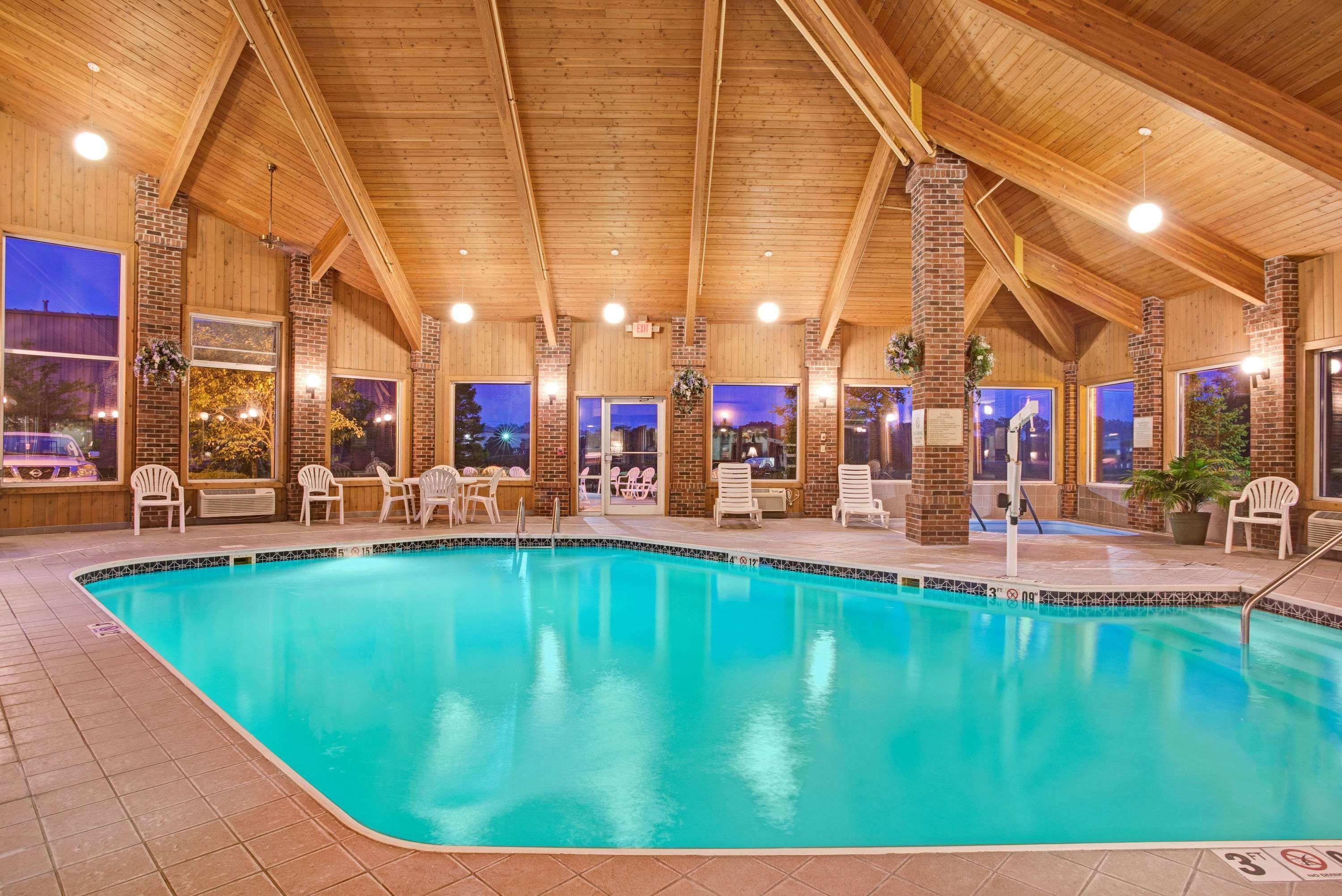 Hotel Baymont By Wyndham Indianapolis Esterno foto