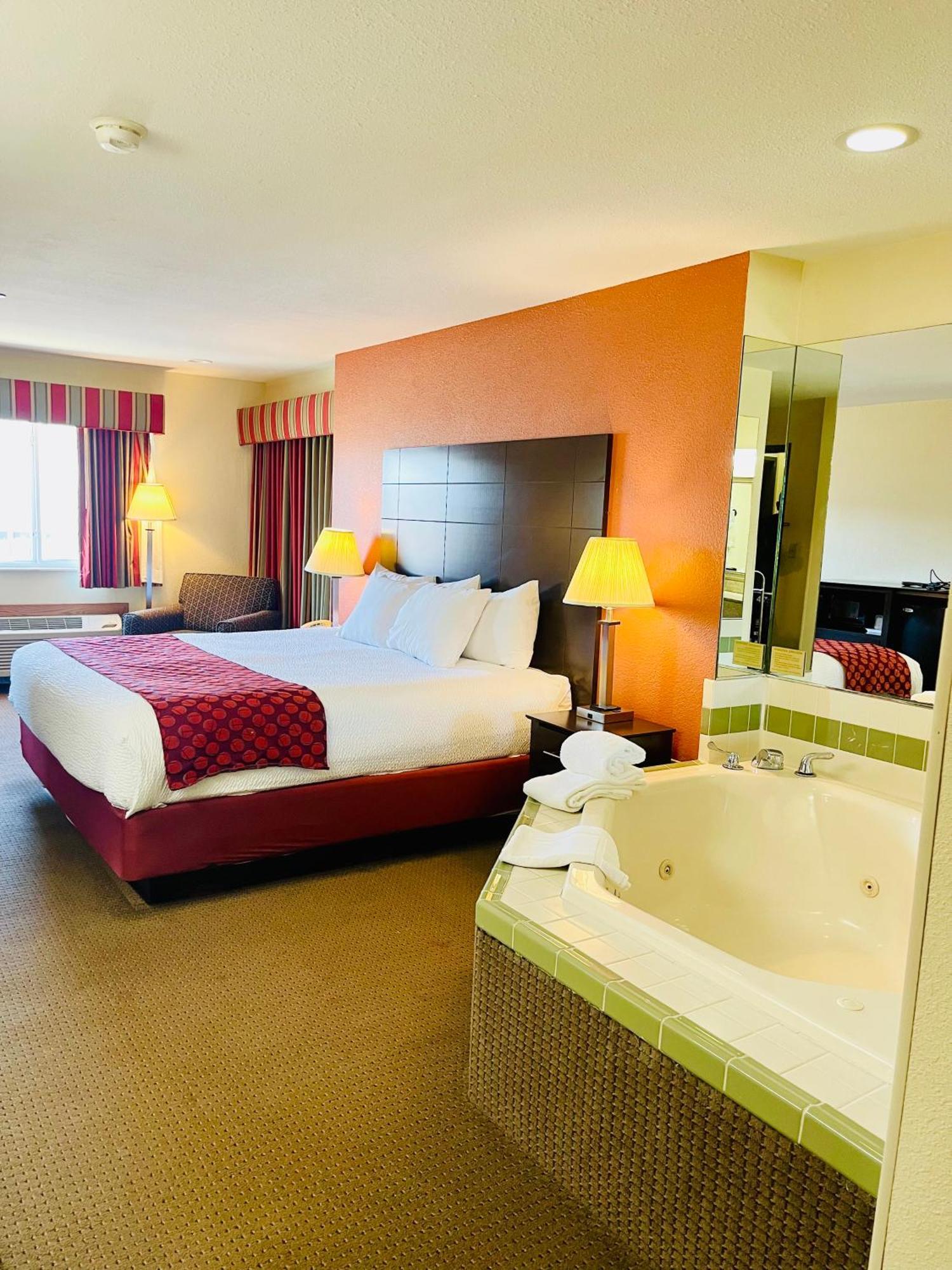 Hotel Baymont By Wyndham Indianapolis Esterno foto